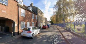 Find out the most and least expensive streets to buy on in Lynn Find out the most and least expensive streets to buy on in Lynn